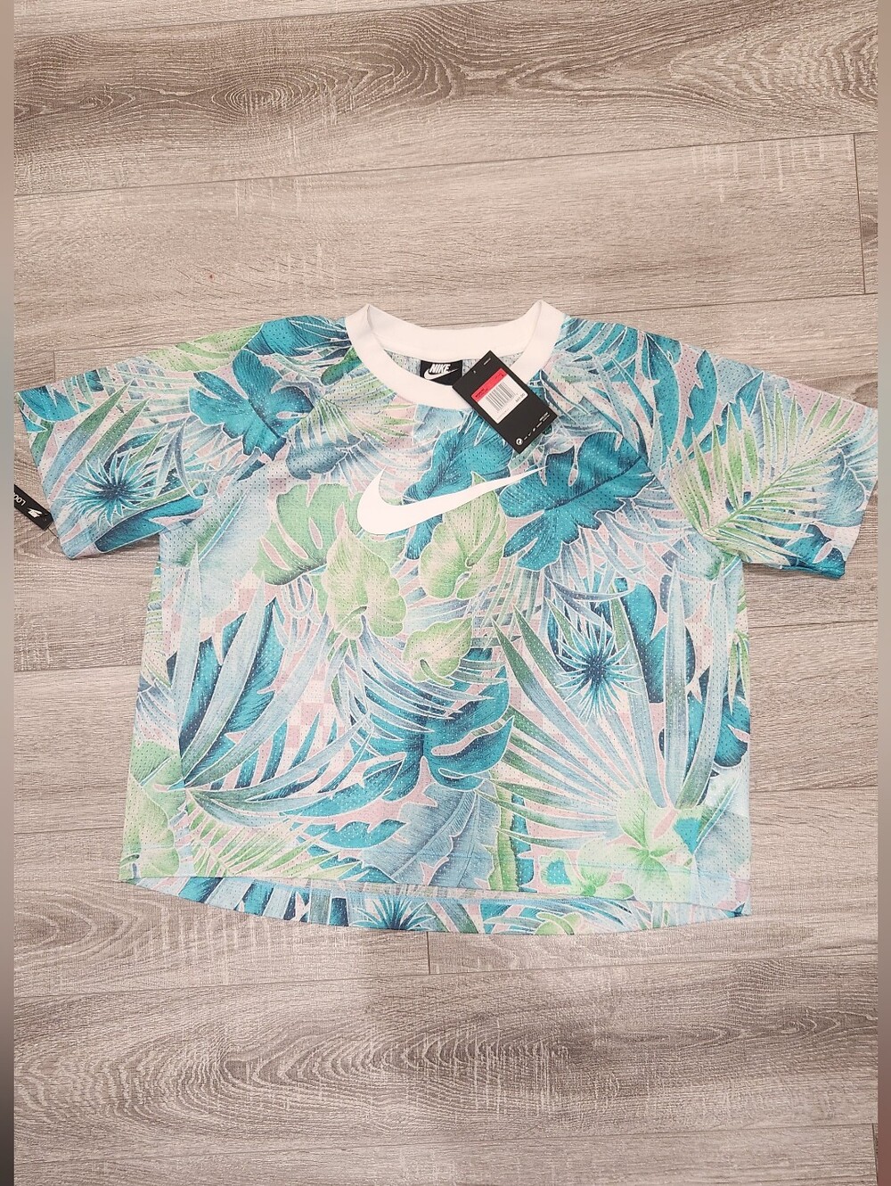 Nike Women’s Tropical Palm Leaf Mesh Loose Fit Top